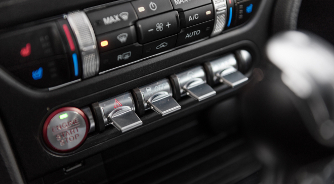 <img src="pubdb/bilder/object/1019/19/660Mustang-028.jpg"/>