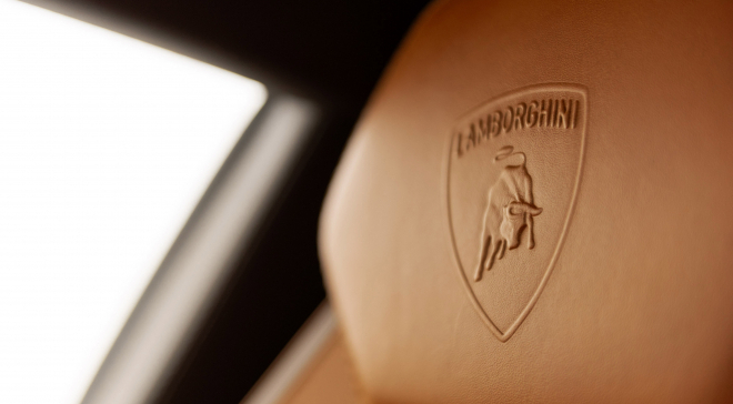 <img src="pubdb/bilder/object/1025/19/660Aventador-044.jpg"/>