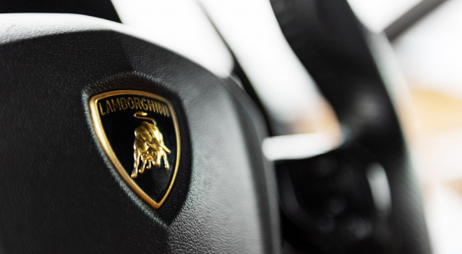 <img src="pubdb/bilder/object/1025/25/660Aventador-028.jpg"/>