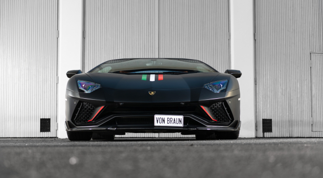 <img src="pubdb/bilder/object/1025/3/660Aventador-014.jpg"/>