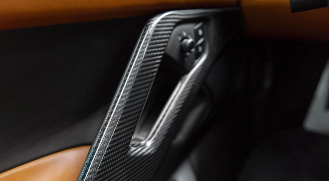 <img src="pubdb/bilder/object/1025/5/660Aventador-034.jpg"/>