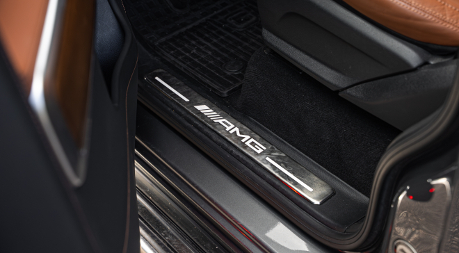 <img src="pubdb/bilder/object/1031/3/660von-braun-amg-g63-10.jpg"/>