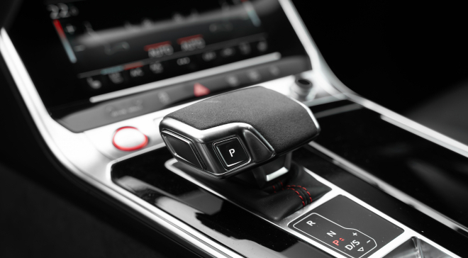 <img src="pubdb/bilder/object/1045/13/660Nardo-Gray-Audi-RS6-16.jpg"/>