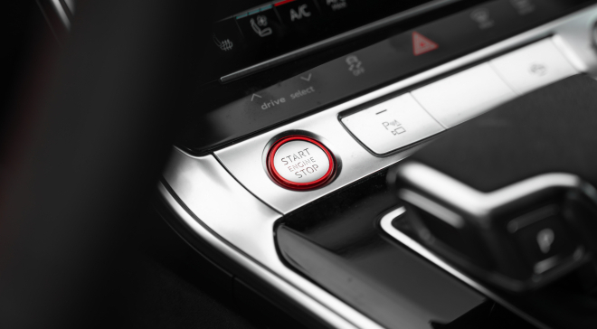 <img src="pubdb/bilder/object/1045/14/660Nardo-Gray-Audi-RS6-17.jpg"/>