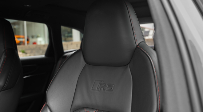 <img src="pubdb/bilder/object/1045/19/660Nardo-Gray-Audi-RS6-19.jpg"/>