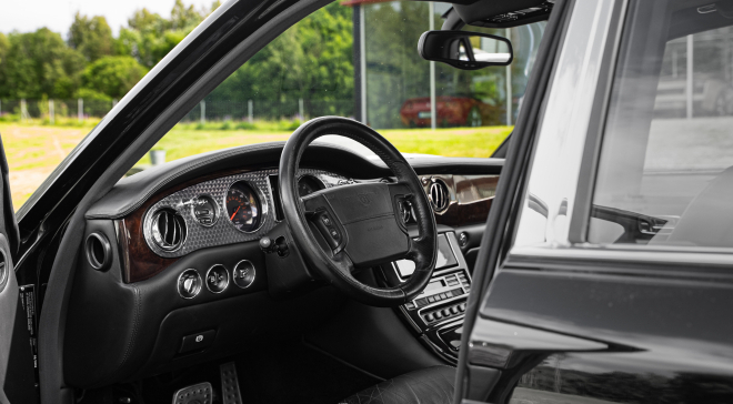 <img src="pubdb/bilder/object/1049/1/660VonBraun-bentley-arnage-14.jpg"/>