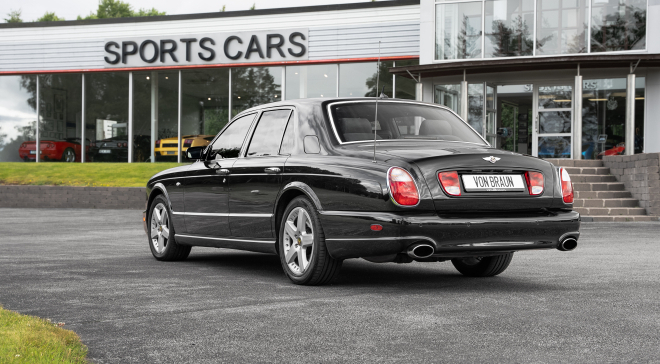 <img src="pubdb/bilder/object/1049/13/660VonBraun-bentley-arnage-2.jpg"/>