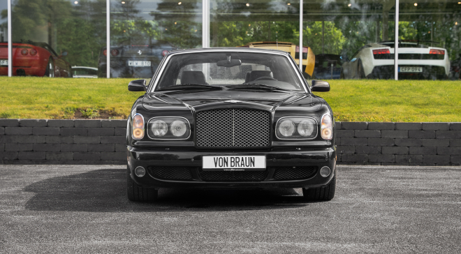 <img src="pubdb/bilder/object/1049/14/660VonBraun-bentley-arnage-6.jpg"/>