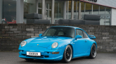 <img src="pubdb/bilder/object/406/1/6602016-10-20_Porsche_993_Blue_2500px-1.jpg"/>