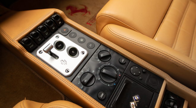 <img src="pubdb/bilder/object/754/15/660FERRARI_355-25_1.jpg"/>