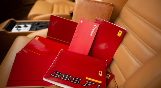 <img src="pubdb/bilder/object/754/42/660FERRARI_355-28_1.jpg"/>