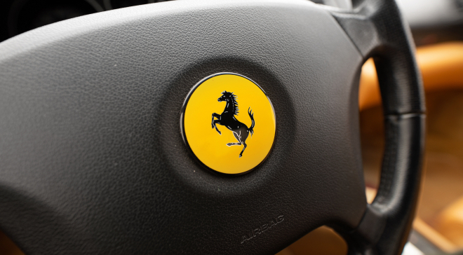 <img src="pubdb/bilder/object/754/49/660FERRARI_355-22_1.jpg"/>